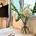 366 New Suite Ventura - Tiny Apartment Paris Center