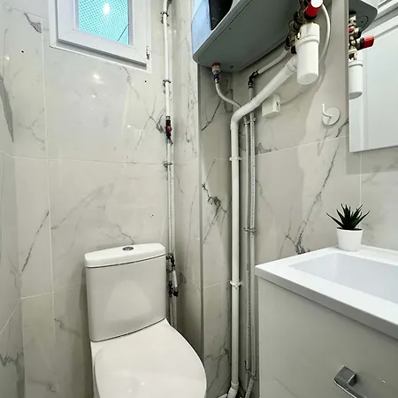 366 New Ventura - Tiny Center Apartment